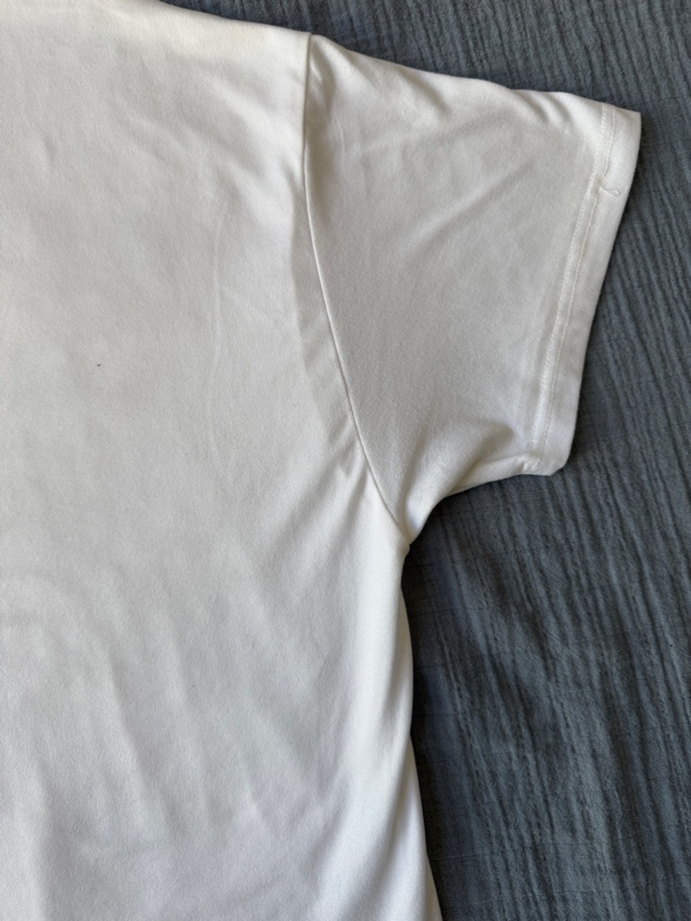 Vuori White Energy Short Sleeve Tee - Picture 8 of 8